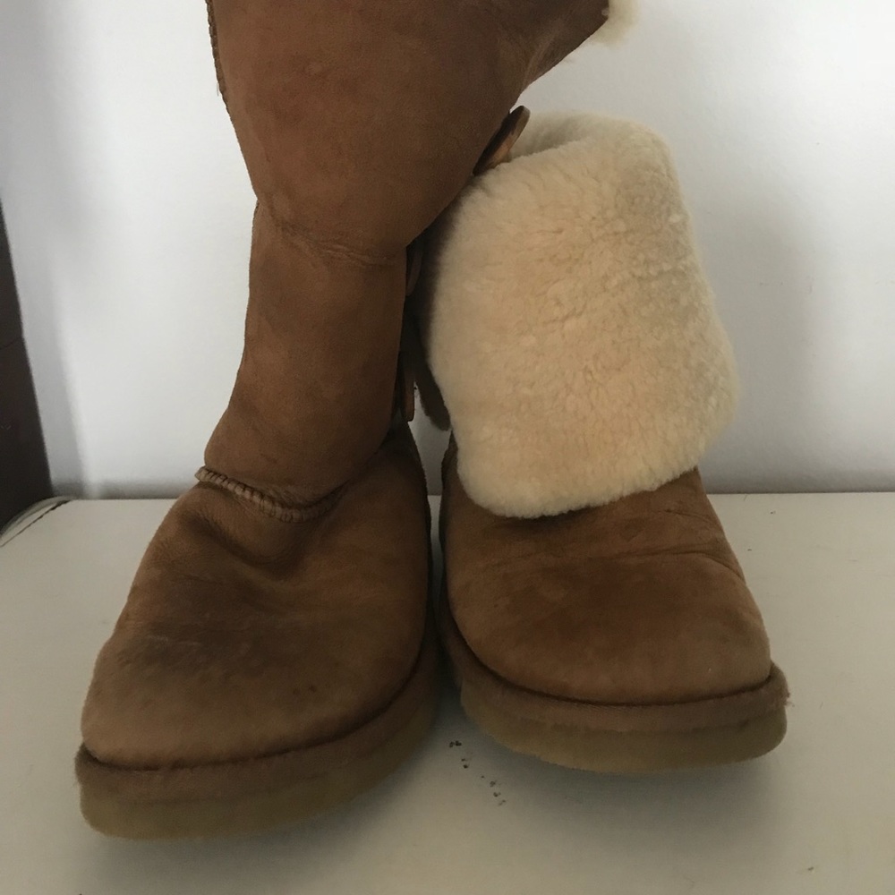 Tan Uggs